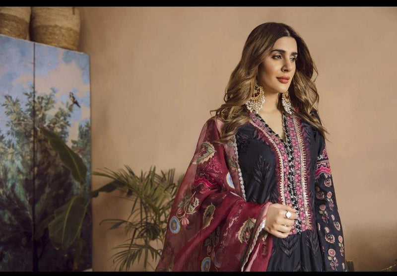 img_maryam_hussain_lawn_collection_awwal_boutique
