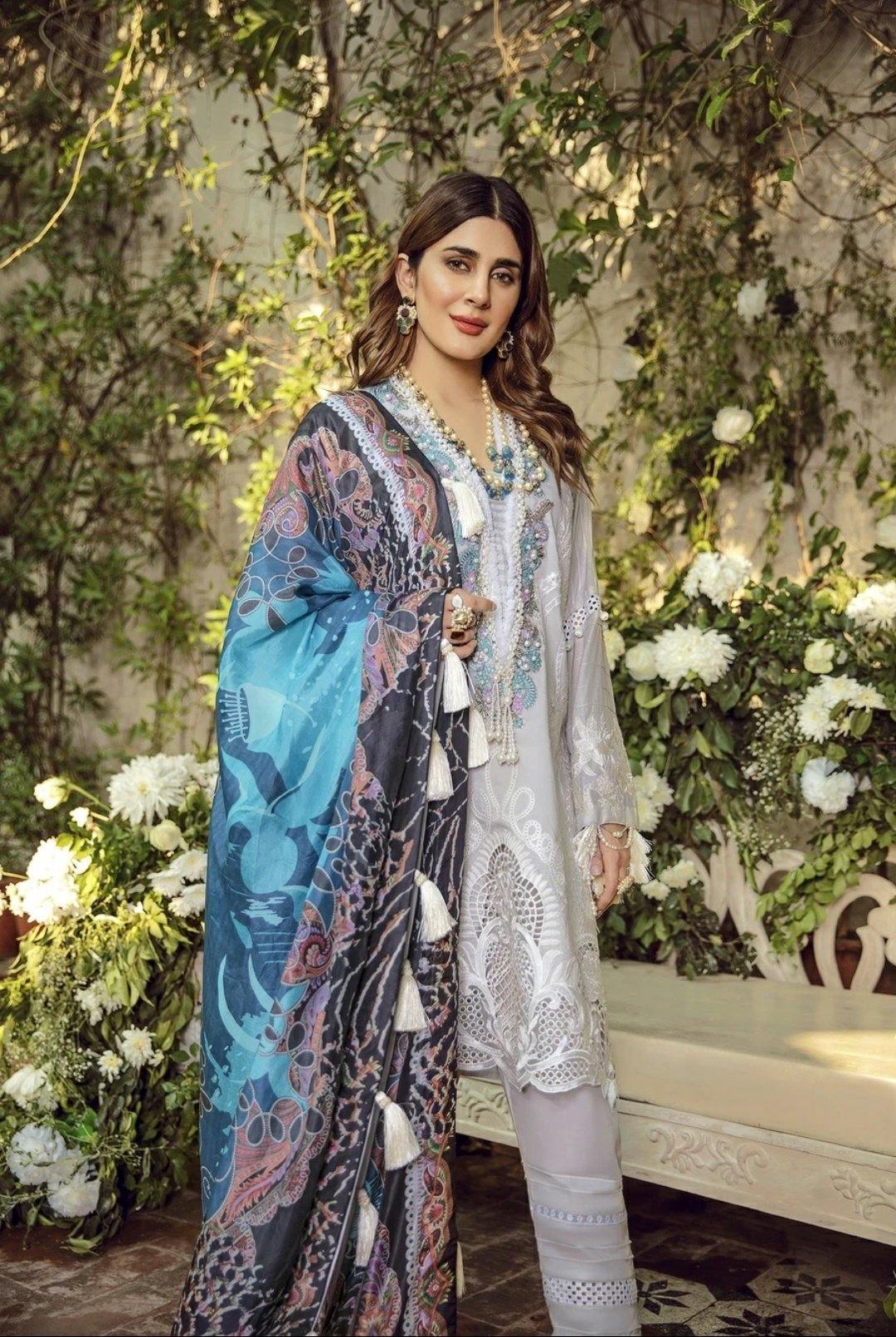 img_maryam_hussain_lawn_collection_awwal_boutique