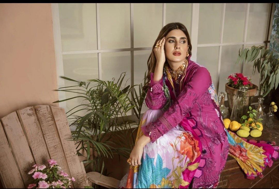 img_maryam_hussain_lawn_collection_awwal_boutique