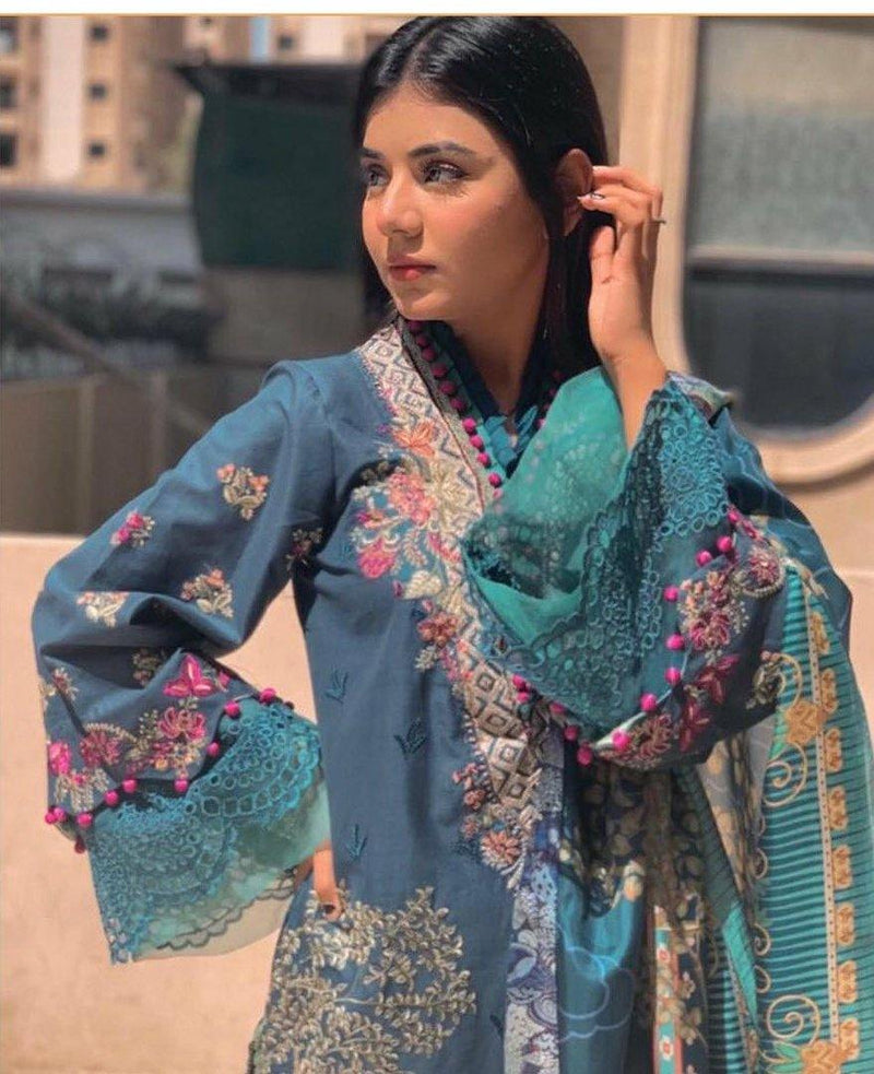 img_spotted_in_maryam_hussain_lawn_2020_awwal_boutique