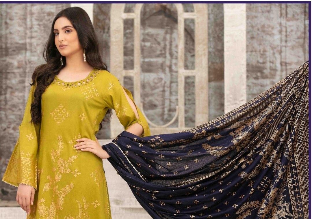 img_amna_sohail_by_tawakkal_lawn_gold_prints_awwal_boutique