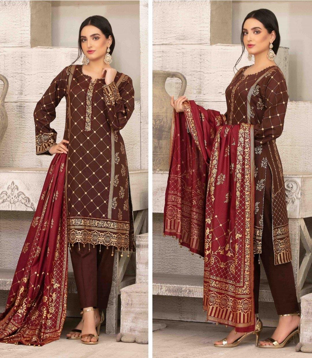 img_amna_sohail_by_tawakkal_lawn_gold_prints_awwal_boutique