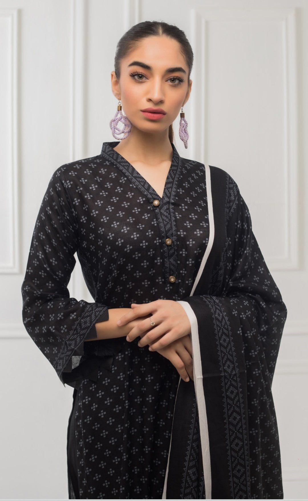 img_sahil_economy_lawn_collection_awwal_boutique_black_and_white