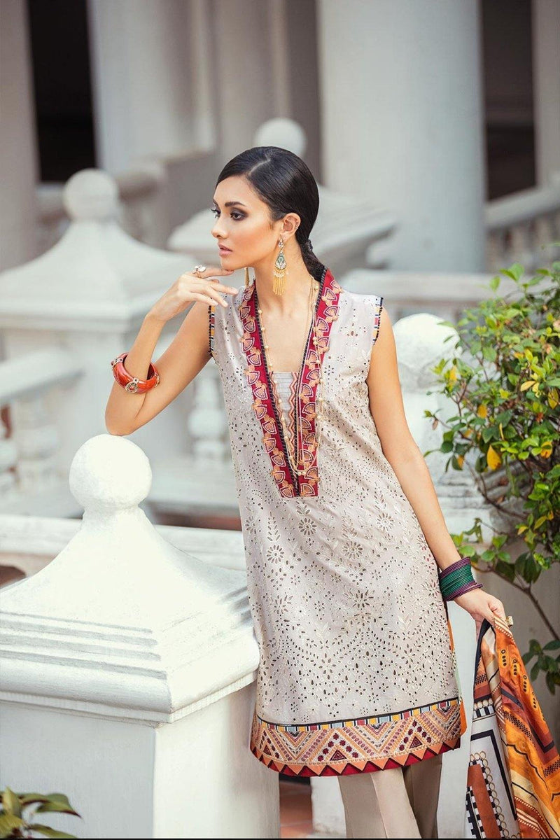 img_baroque_premium_lawn_collection_awwal_boutique