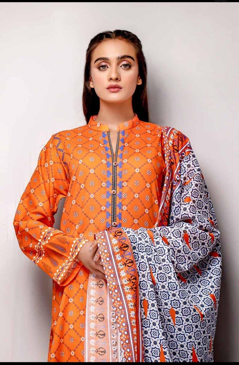 img_gul_ahmed_lawn_awwal_boutique