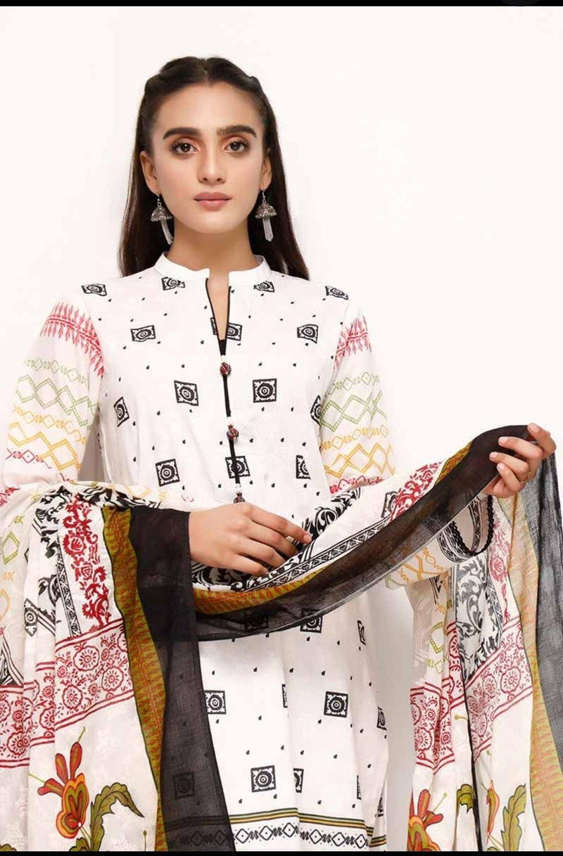 img_gul_ahmed_lawn_awwal_boutique