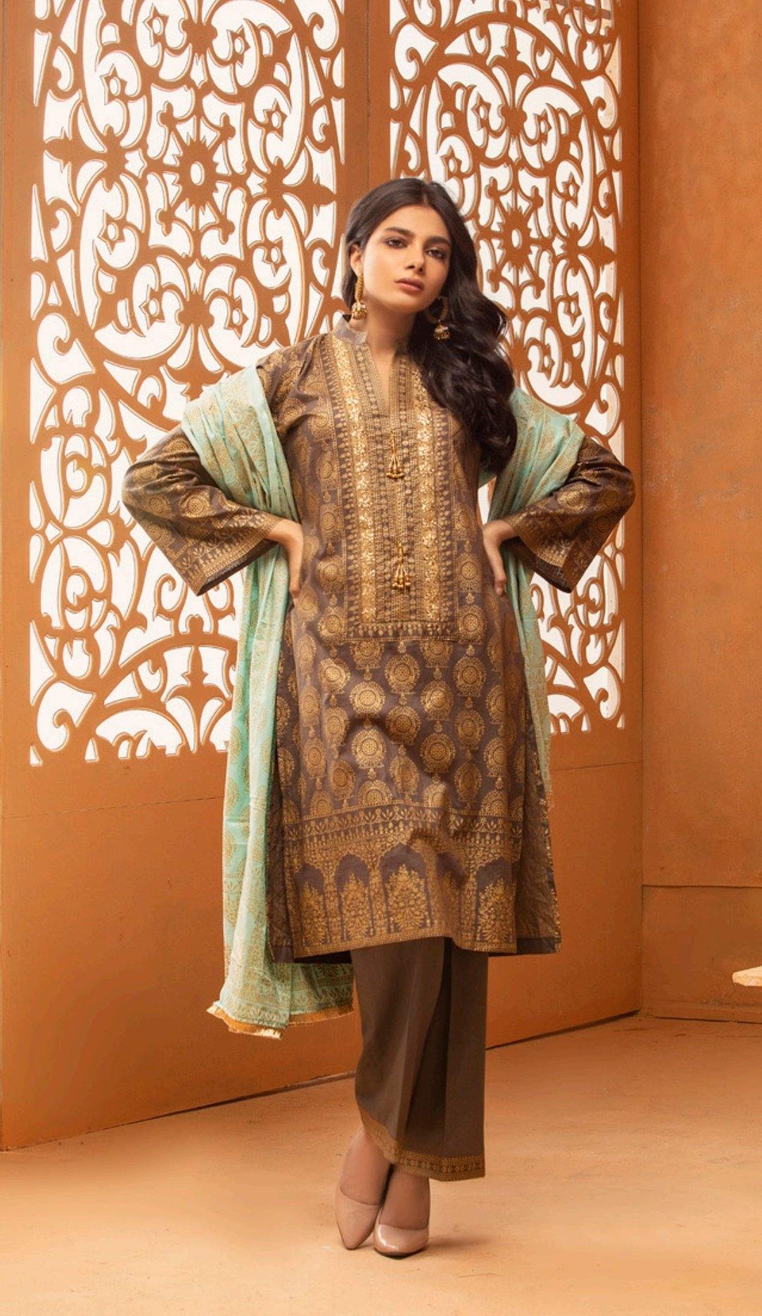 img_rangreza_banarsi_prints_on_lawn_awwal_boutique