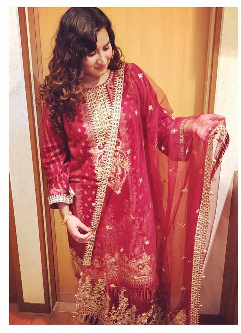 img_spotted_in_anaya_lawn_collection_awwal_boutique