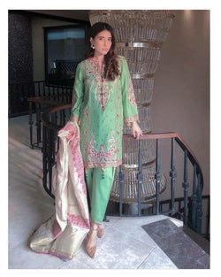 img_anaya_spotted_fashionista_awwal_boutique