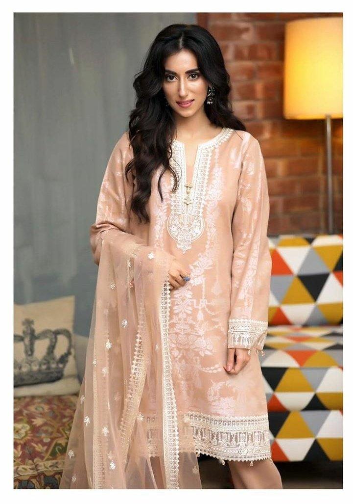 img_anaya_spotted_fashionista_awwal_boutique