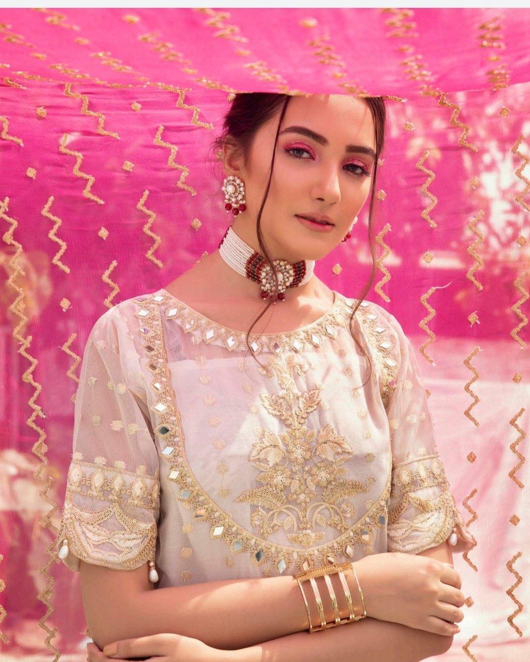 img_emaan_adeel_chiffon_wedding_bridal_awwal_boutique
