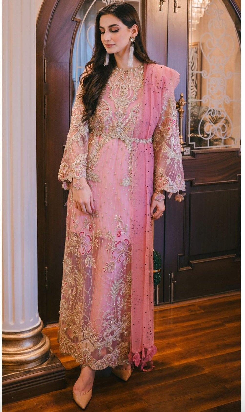 img_suffuse_freesia_luxury_wedding_edition_awwal_boutique