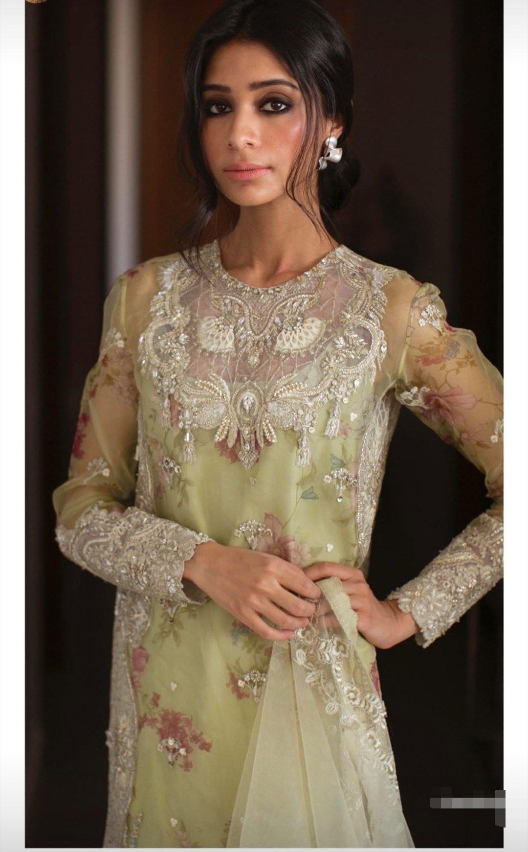 img_suffuse_freesia_luxury_wedding_edition_awwal_boutique