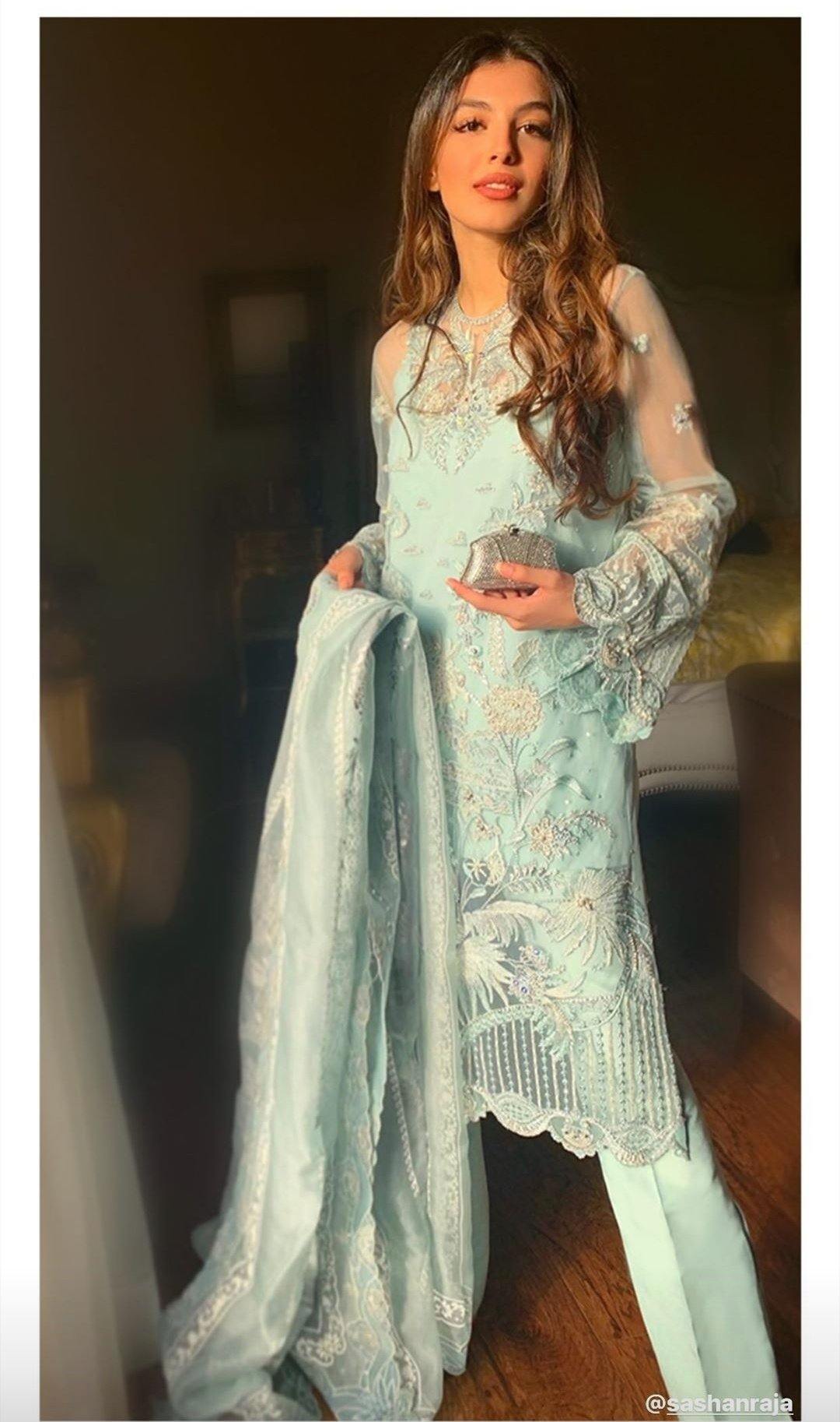 img_suffuse_freesia_luxury_wedding_edition_awwal_boutique