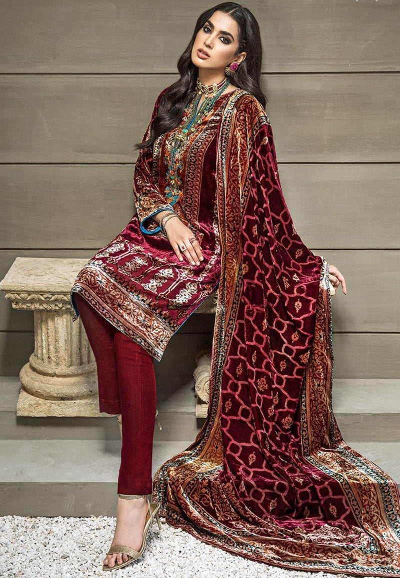 img_gul_ahmed_lacquer_Velvet_awwal_boutique