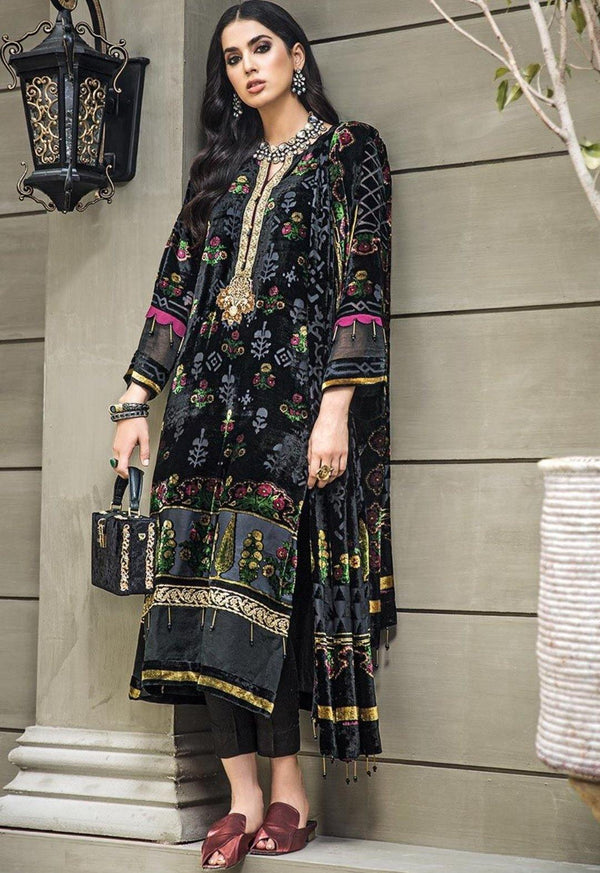 img_gul_ahmed_lacquer_Velvet_awwal_boutique