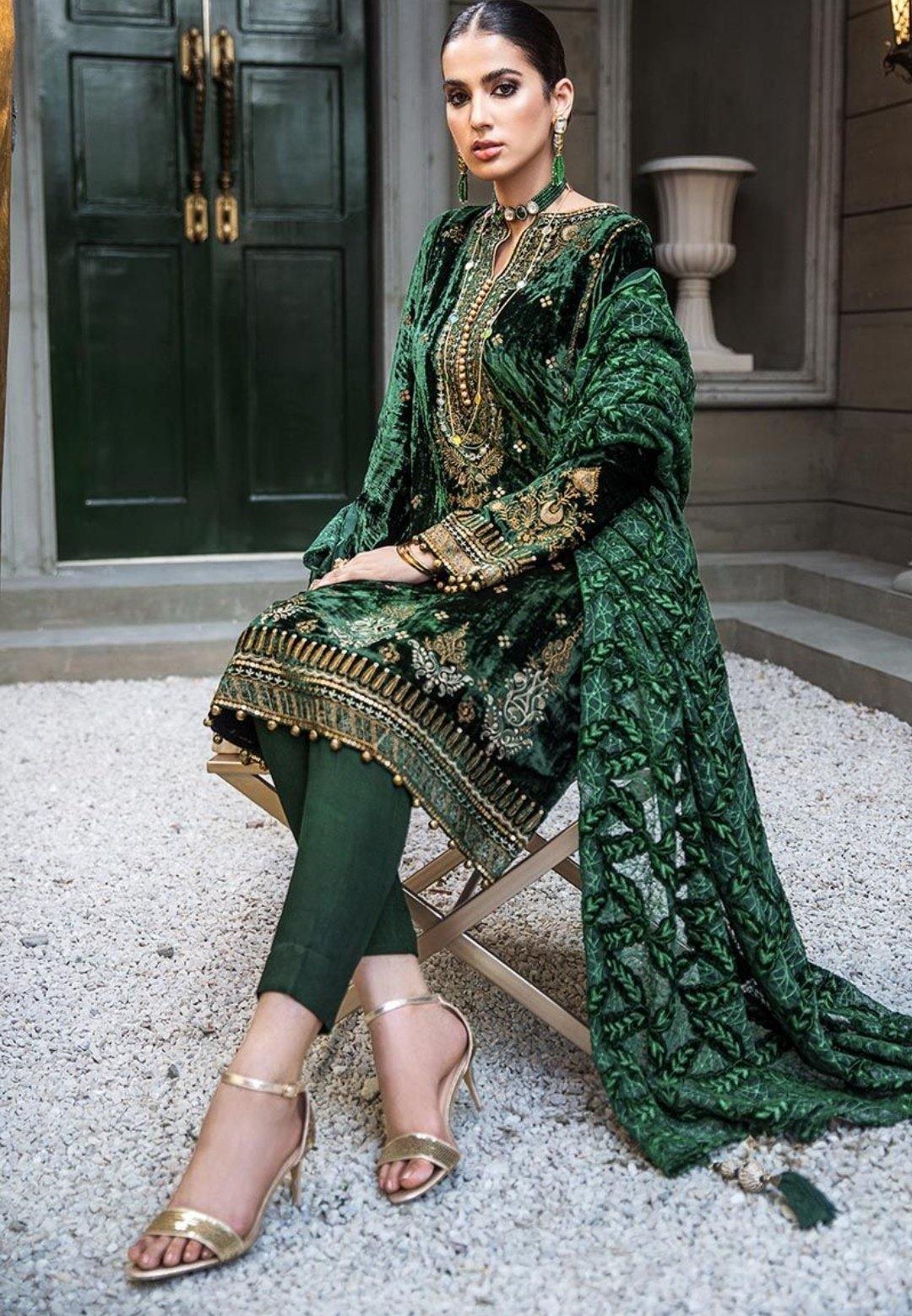 img_gul_ahmed_lacquer_Velvet_awwal_boutique