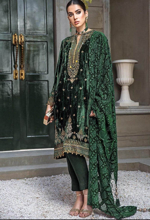 img_gul_ahmed_lacquer_Velvet_awwal_boutique