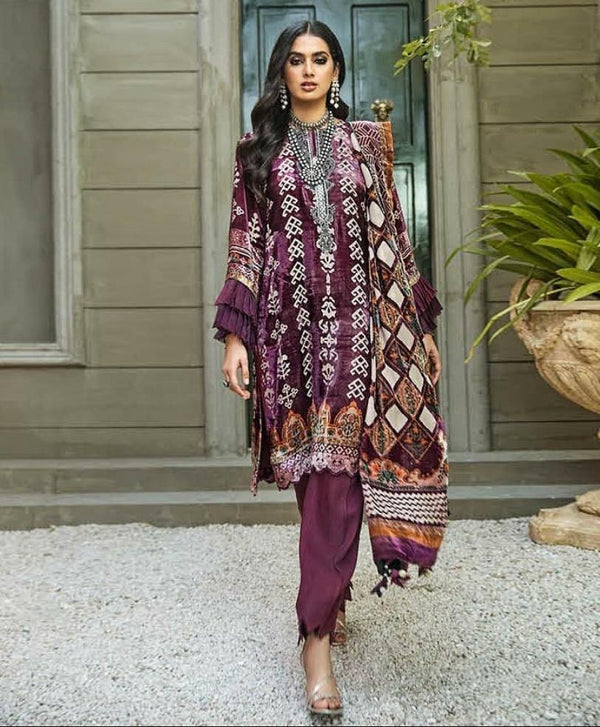 img_gul_ahmed_winter_pakistani_velvet_suits_awwal_boutique