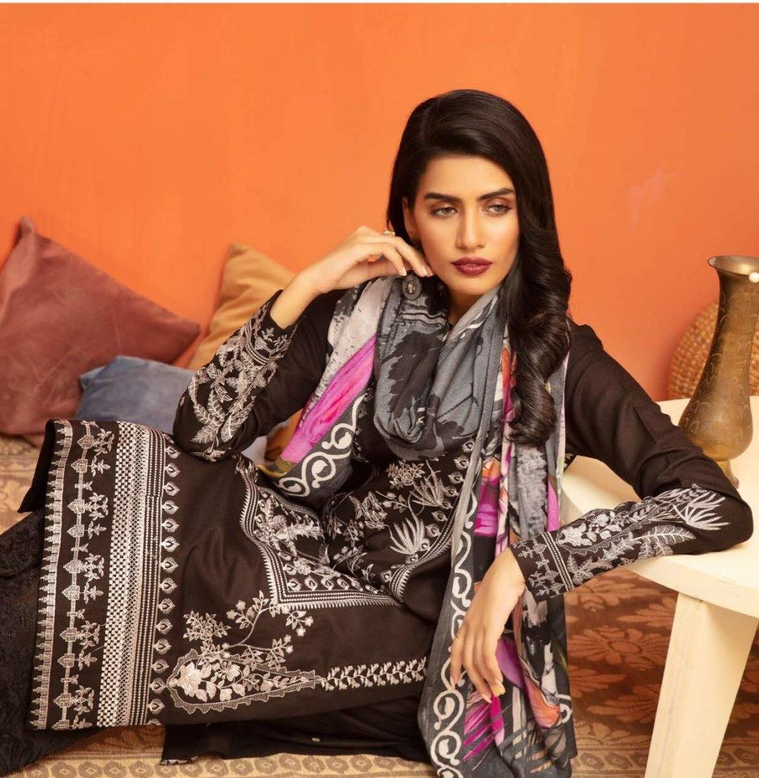 img_johra_zaib_leather_peach_woolen_shawl_collection_awwal_boutique