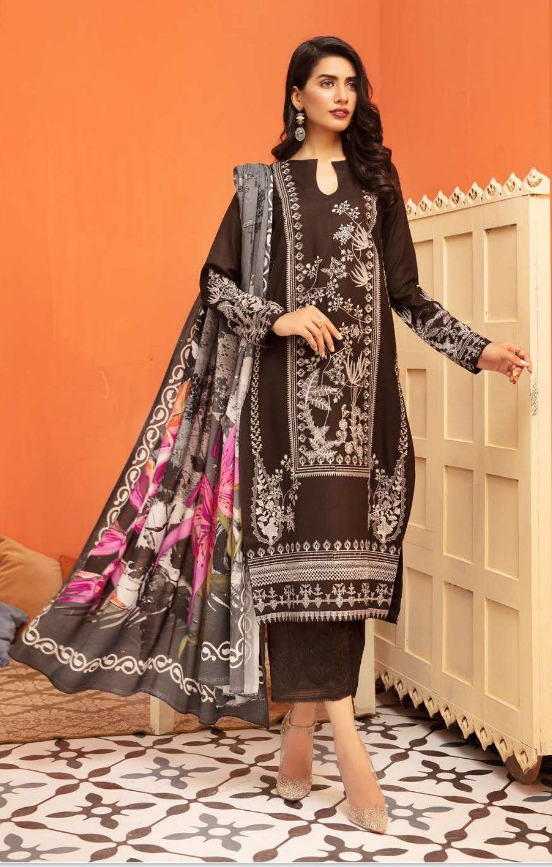 img_johra_zaib_leather_peach_woolen_shawl_collection_awwal_boutique