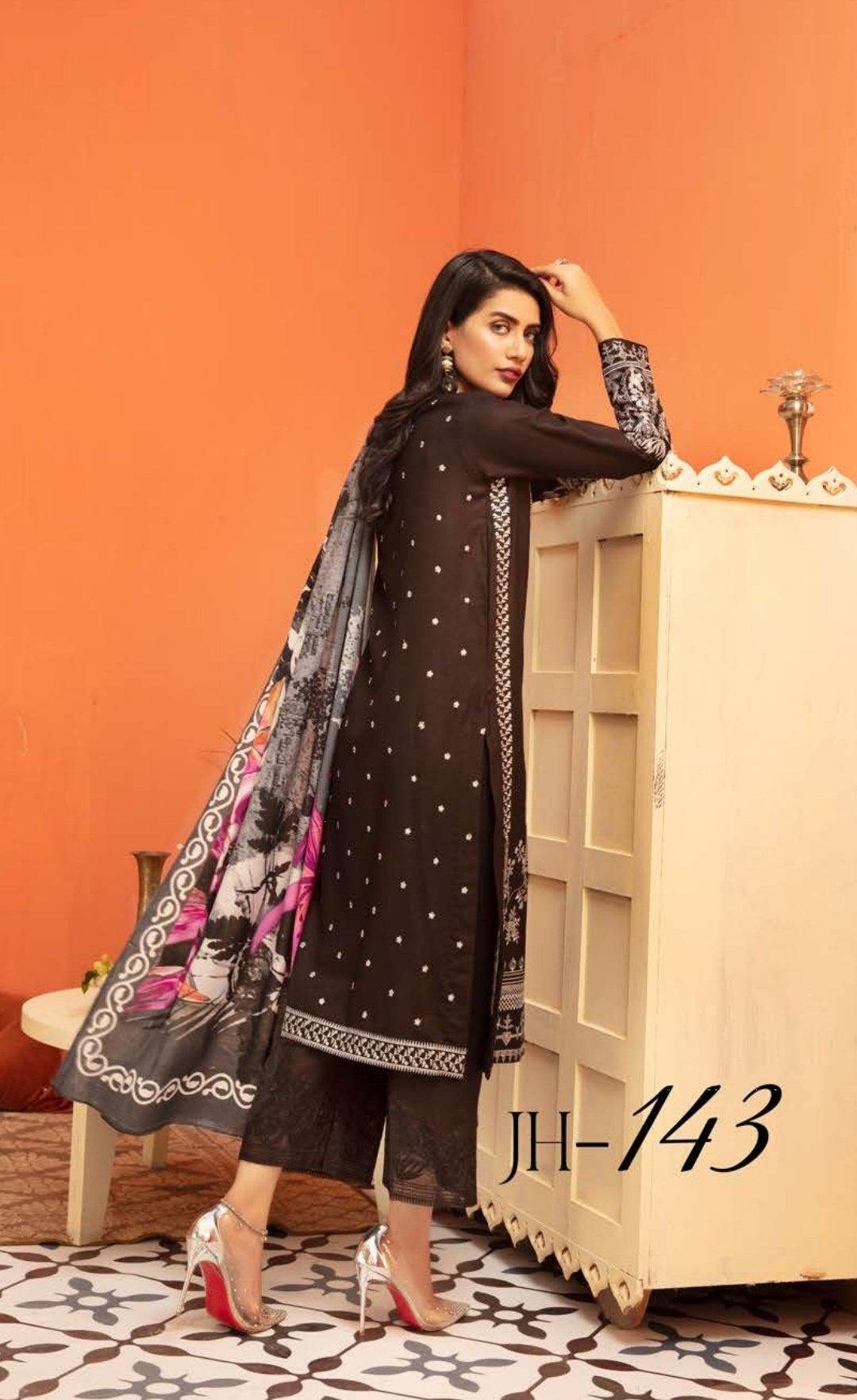 img_johra_zaib_leather_peach_woolen_shawl_collection_awwal_boutique