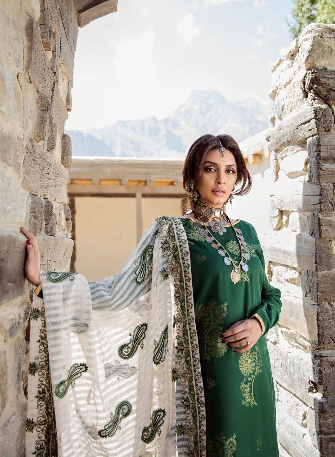 img_saira_rizwan_ittehad_winter_collection_awwal_boutique