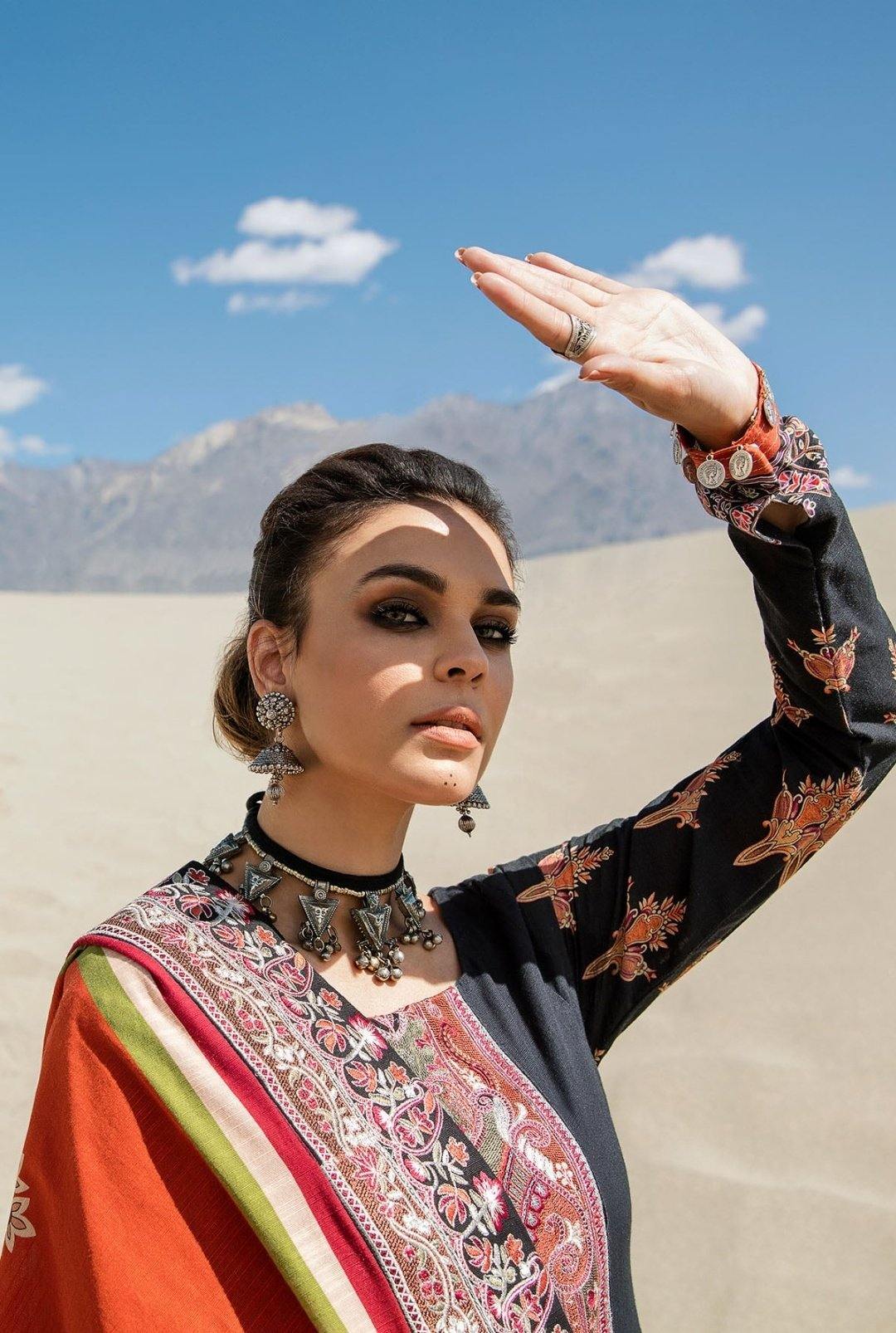 img_saira_rizwan_ittehad_winter_collection_awwal_boutique