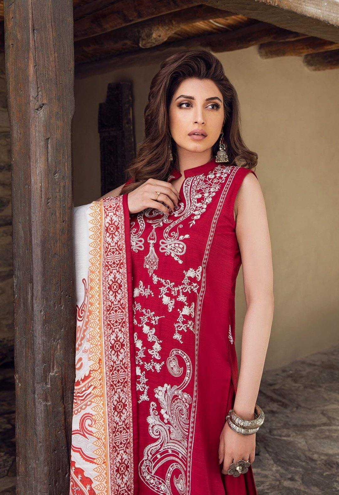 img_saira_rizwan_ittehad_winter_collection_awwal_boutique