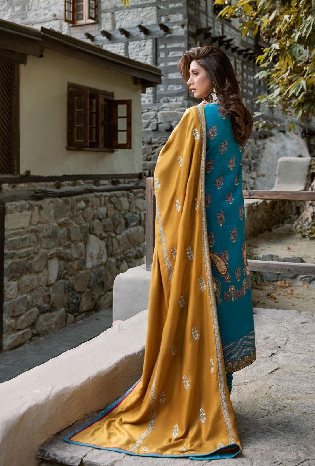 img_saira_rizwan_ittehad_winter_collection_awwal_boutique