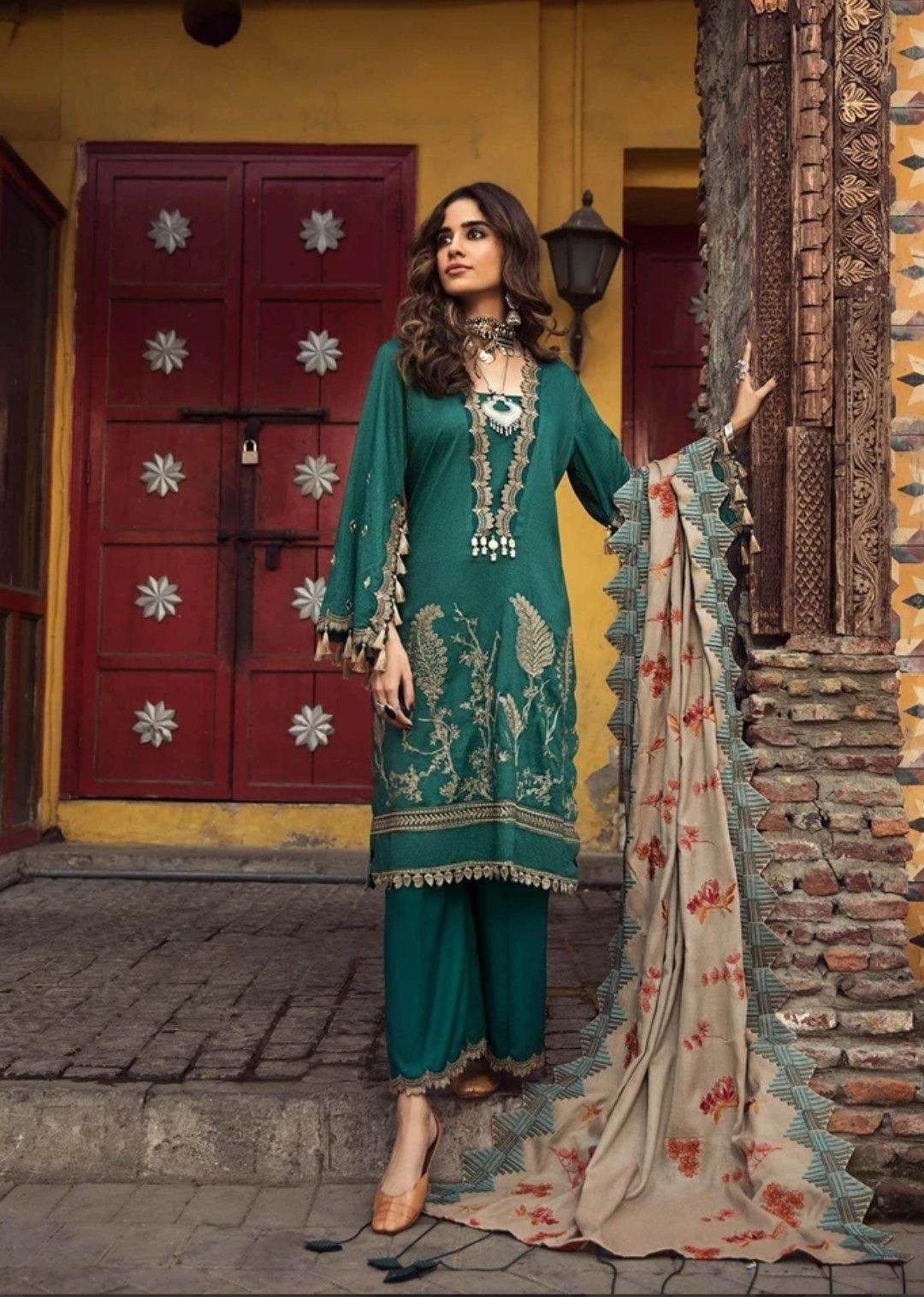 img_charizma_masakali_signature_winter_collection_awwal_boutique