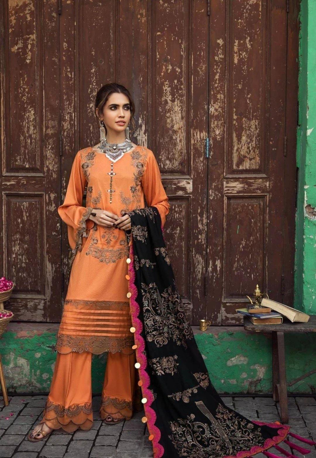 img_charizma_masakali_signature_winter_collection_awwal_boutique