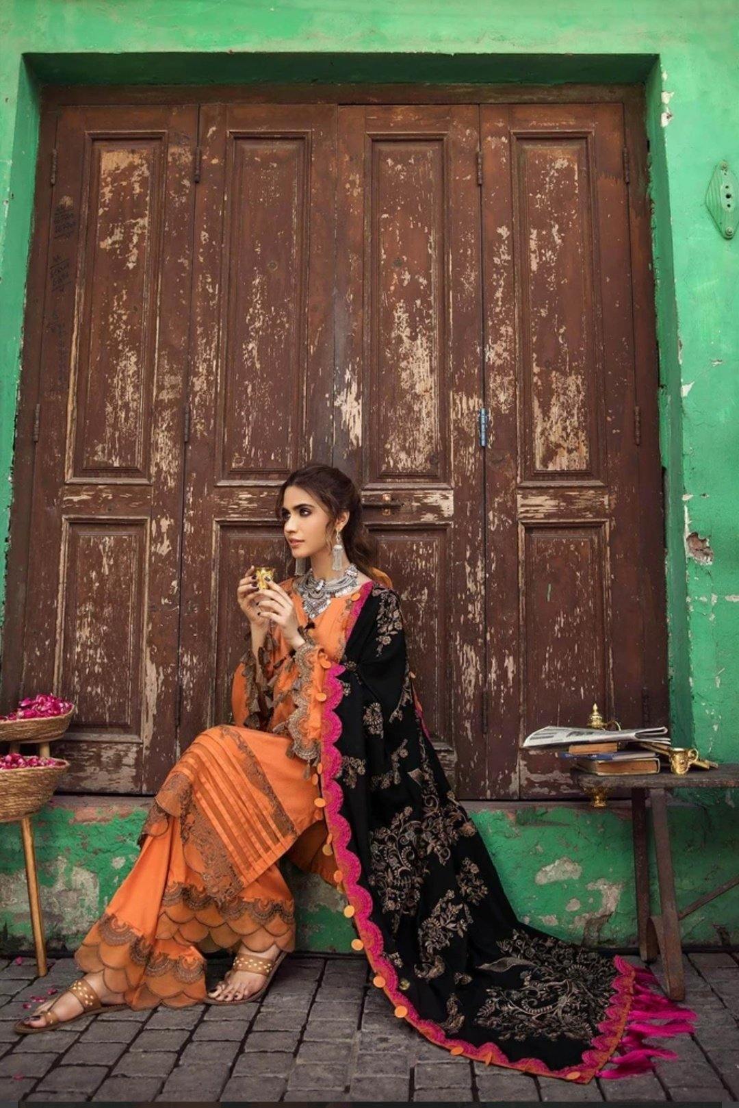 img_charizma_masakali_signature_winter_collection_awwal_boutique