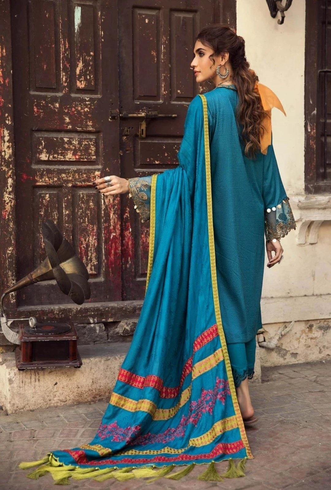 img_charizma_masakali_signature_winter_collection_awwal_boutique