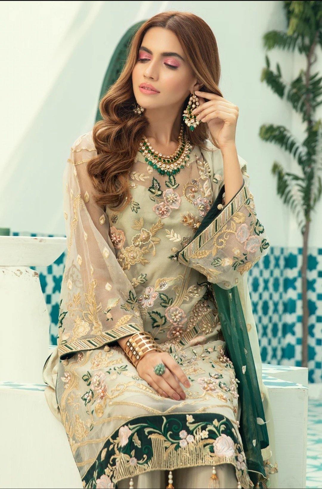 img_emaan_adeel_chiffon_wedding_bridal_awwal_boutique