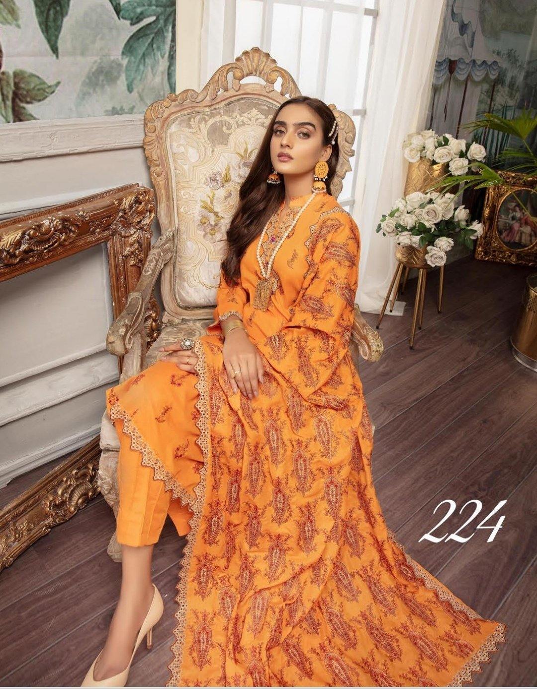 img_shaista_karandi_winter_collection_awwal_boutique