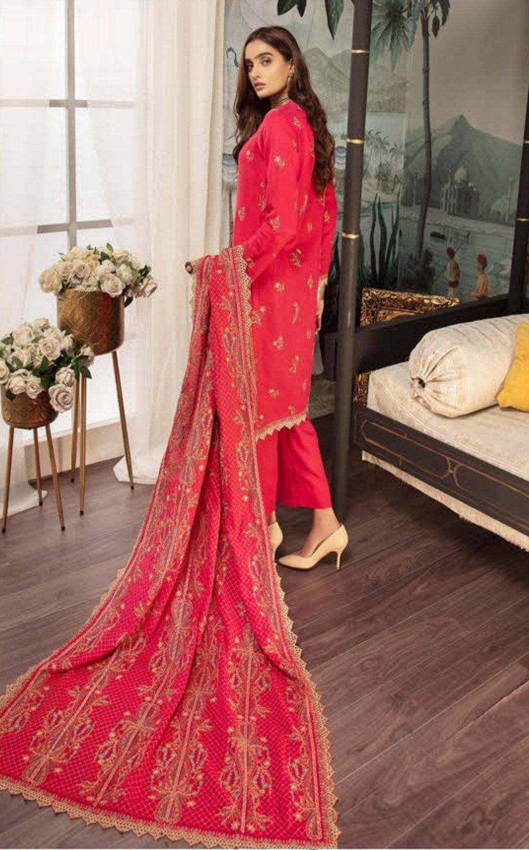 img_shaista_karandi_winter_collection_awwal_boutique