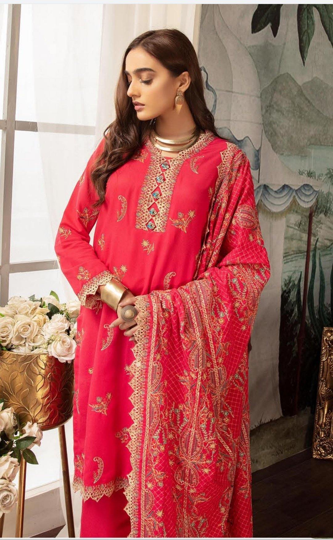 img_shaista_karandi_winter_collection_awwal_boutique