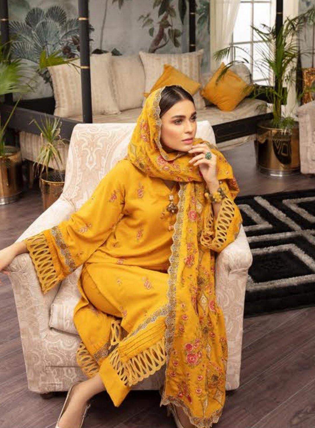 Khoobseerat by Shaista/Karandi/Woolen Shawl Collection - AWWALBOUTIQUE