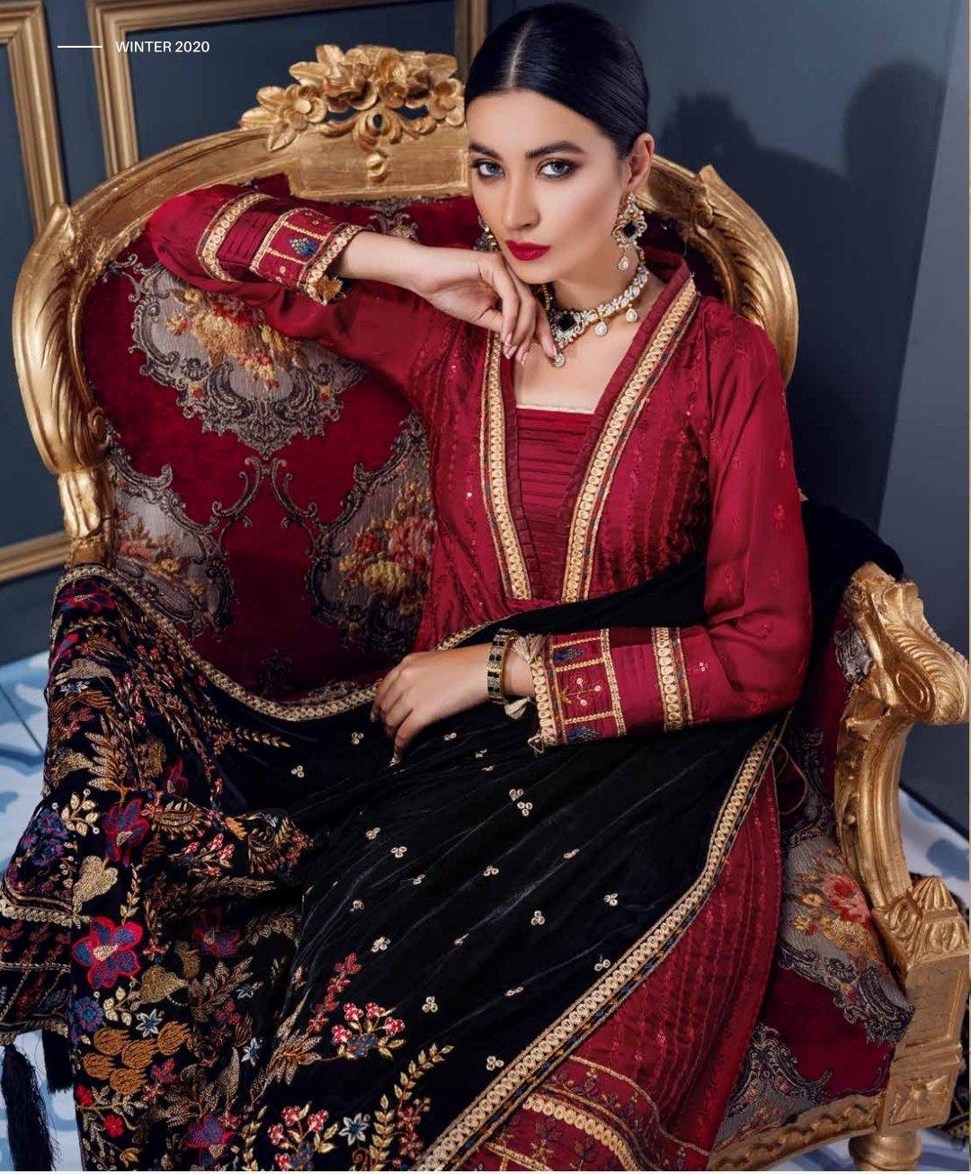 img_emaan_adeel_velvet_collection_awwal_boutique