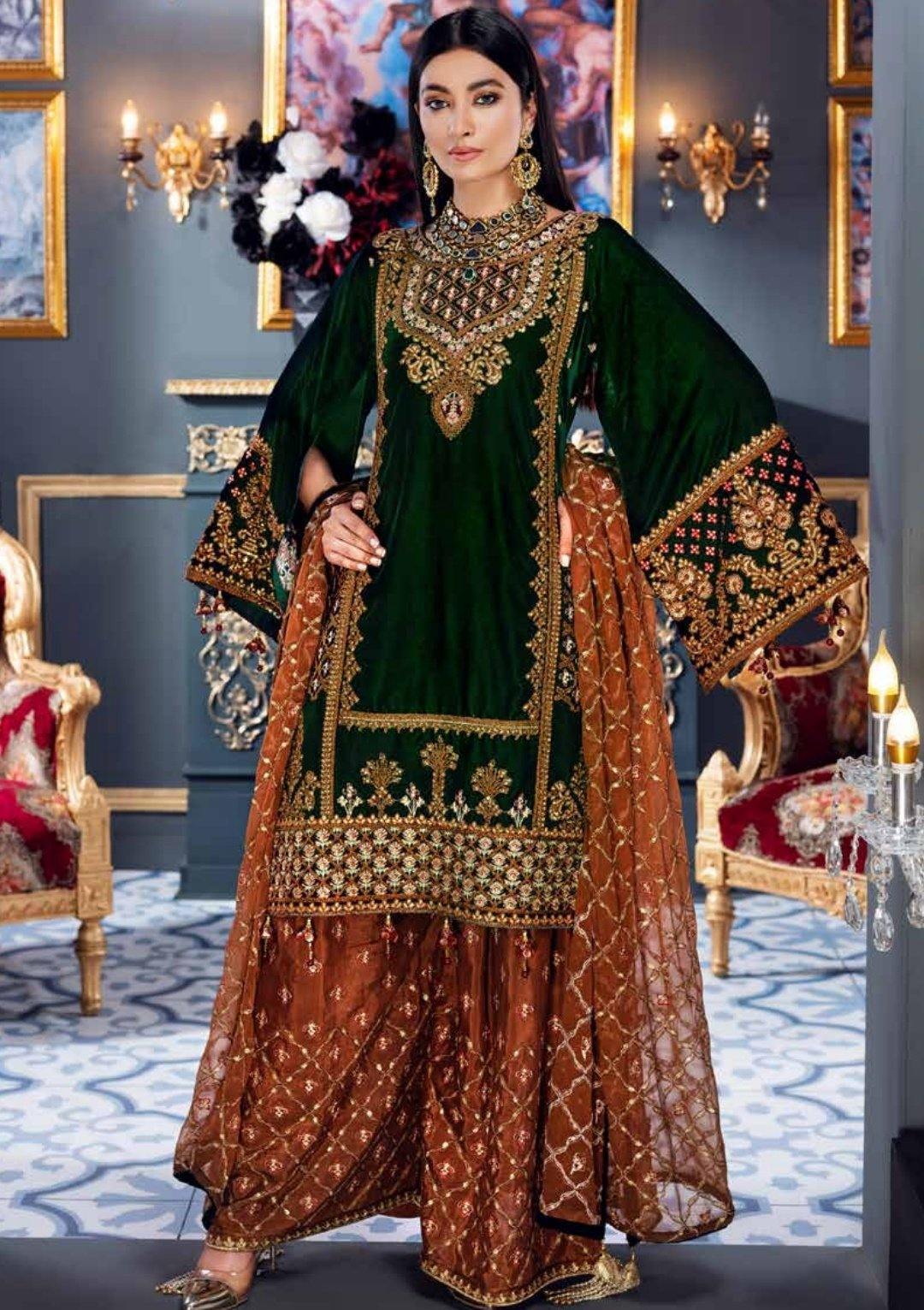 img_emaan_adeel_velvet_collection_awwal_boutique