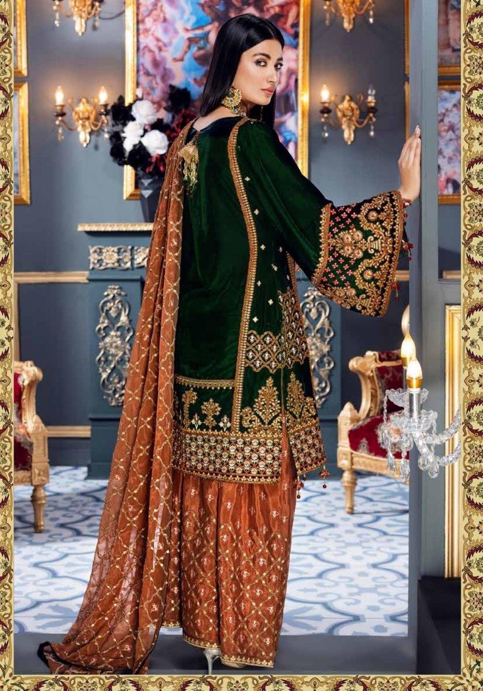 img_emaan_adeel_velvet_collection_awwal_boutique