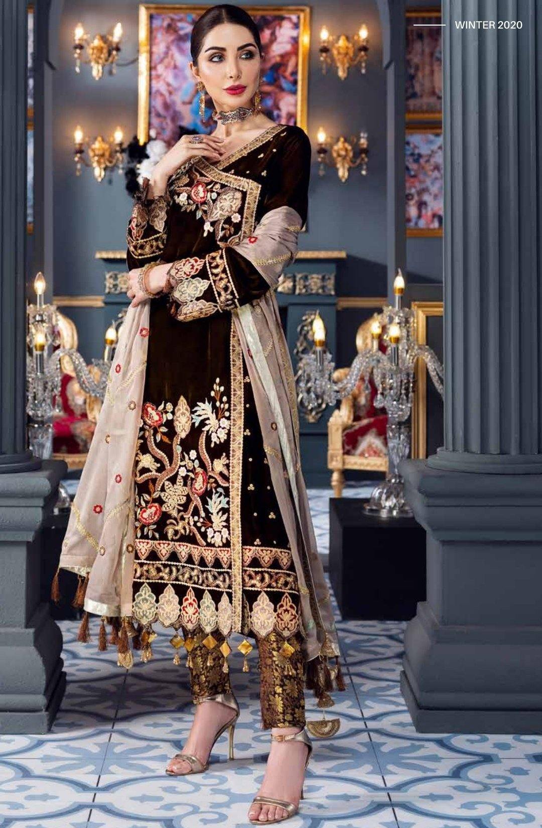 img_emaan_adeel_velvet_collection_awwal_boutique