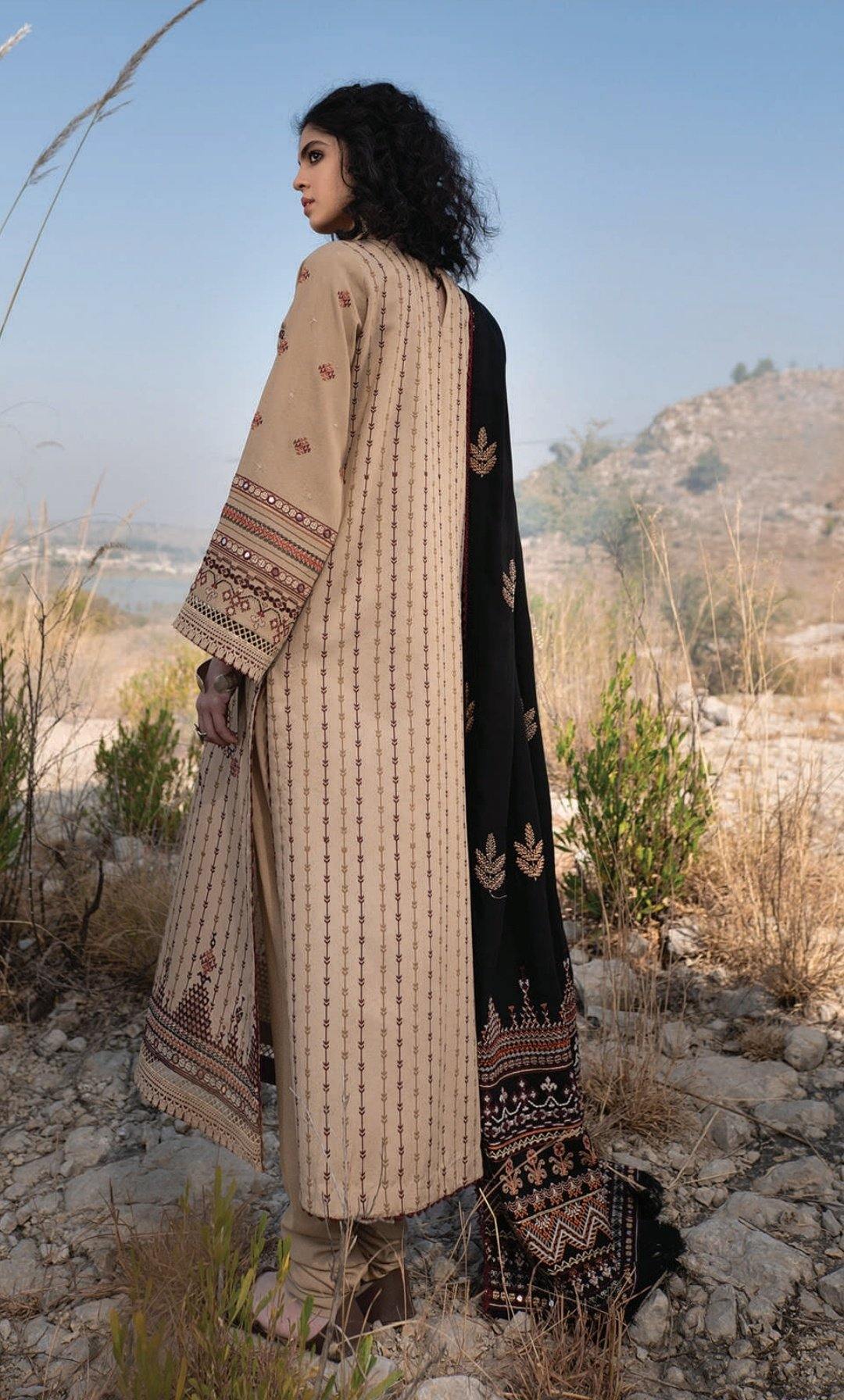 img_qalamkar_luxury_shawl_collection_awwal_boutique