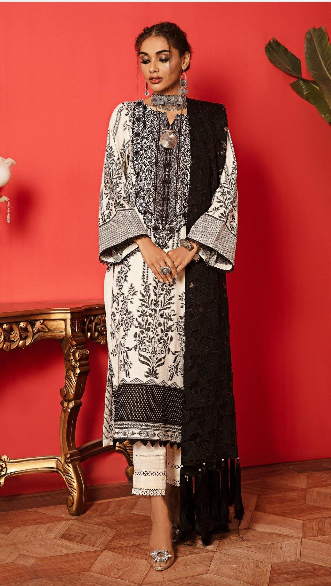 img_nureh_leather_jacquard_winter_collection_awwal_boutique