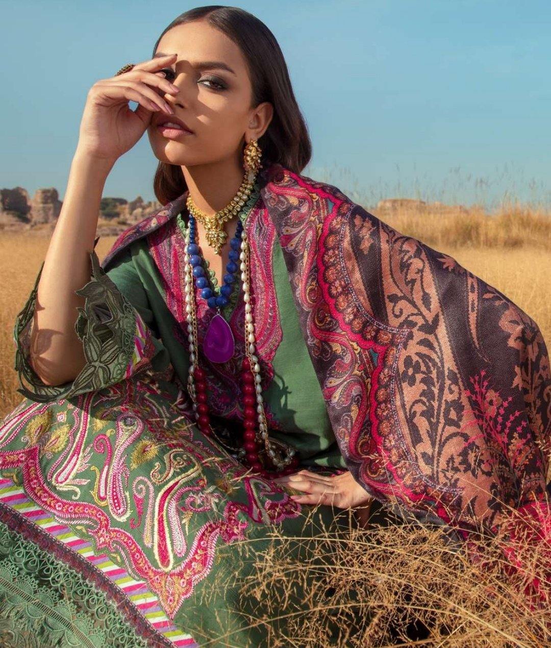 img_sana_safinaz_winter_shawl_2020_awwal_boutique