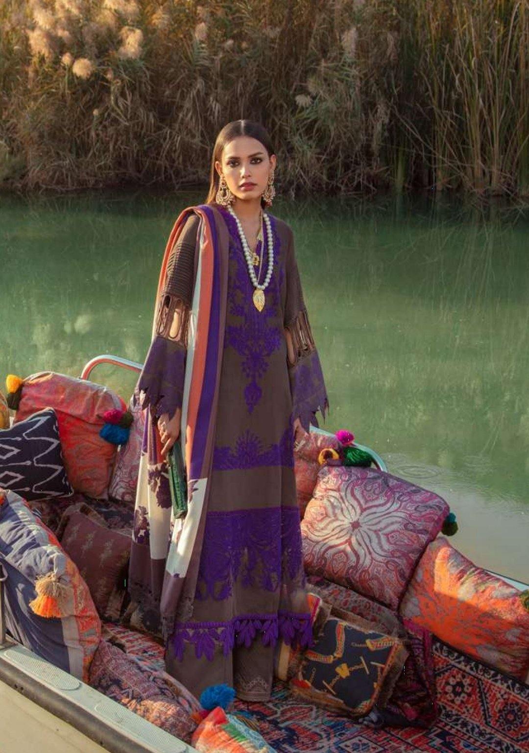 img_sana_safinaz_winter_shawl_2020_awwal_boutique