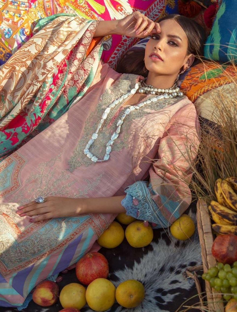 img_sana_safinaz_winter_shawl_2020_awwal_boutique