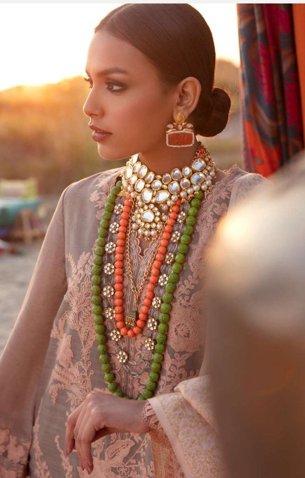 img_sana_safinaz_winter_shawl_2020_awwal_boutique