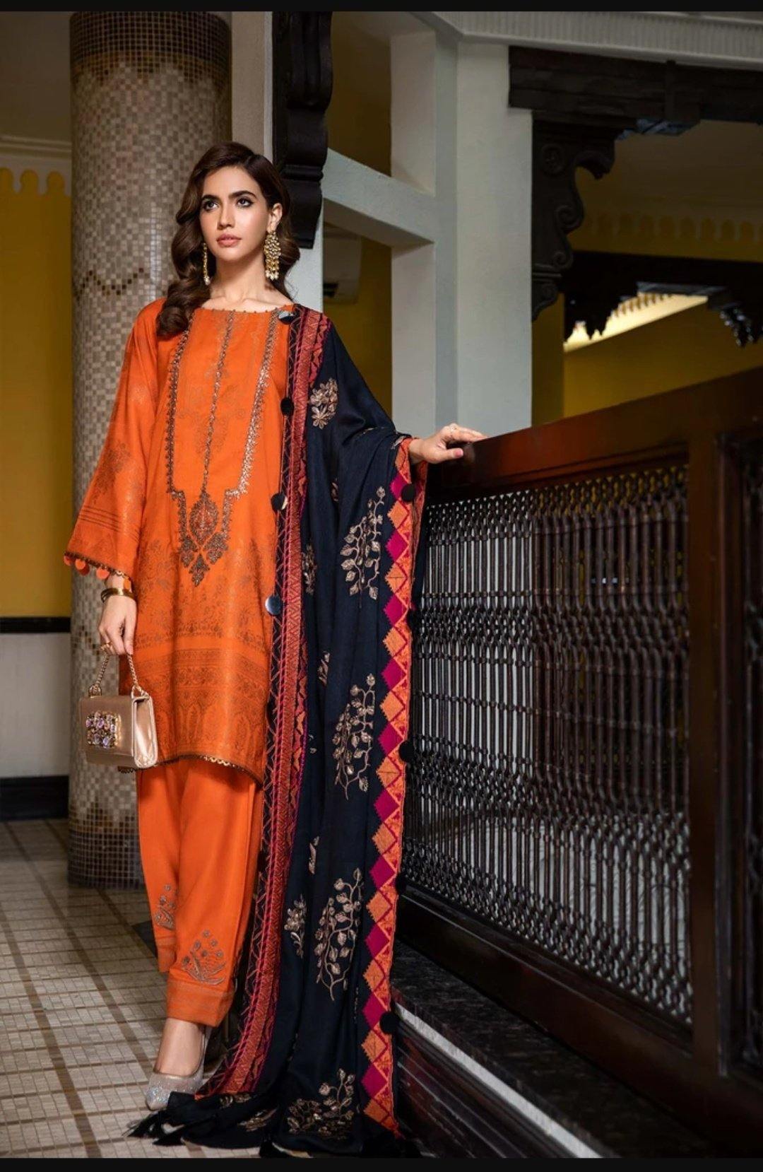 Charizma Signature - An Evening Affair/Leather Jacquard/Tangy Glow CLJW 06 - AWWALBOUTIQUE